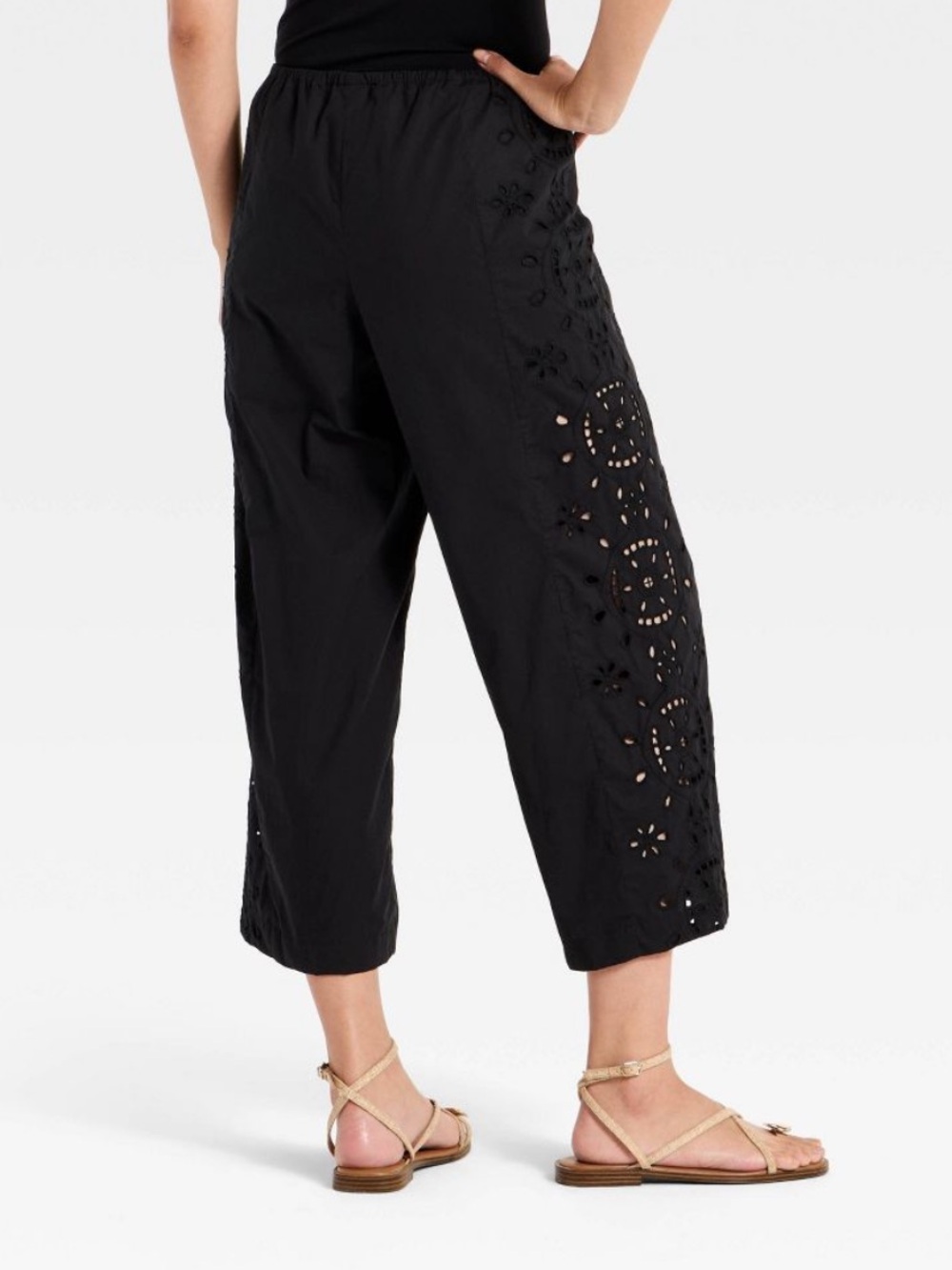 A New Day Women's Cropped Straight Leg Eyelet Pull-On Pants Black NWT
